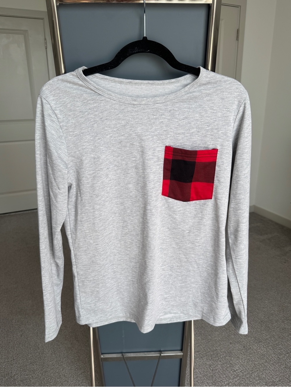 Long-Sleeve Gray Pajama Top with Red Plaid Pocket Size Small.